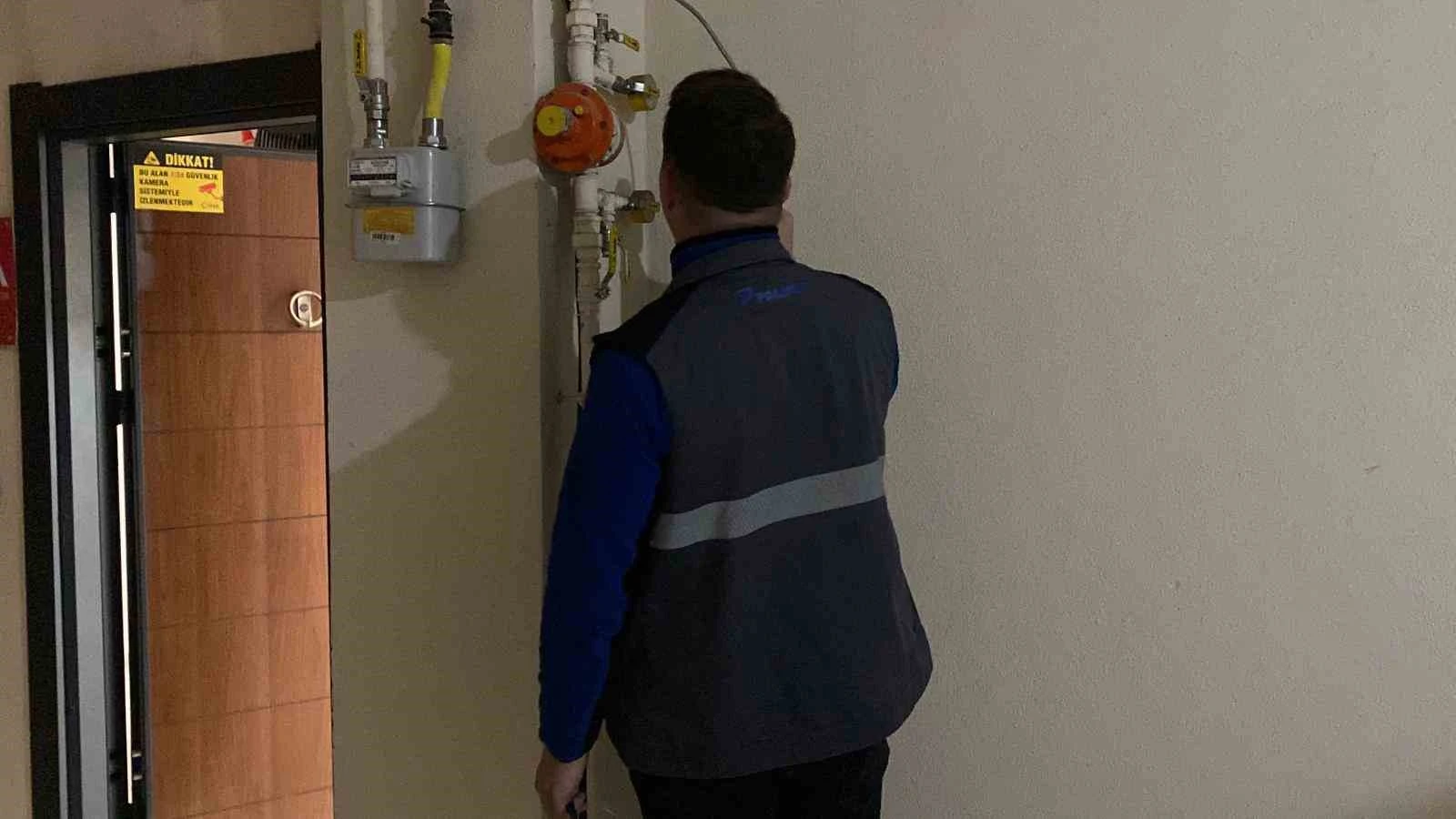 Kocaeli İzmit’te Film Gibi Doğal Gaz Yangını! Yakın Bölgede Yeni Kaçak Paniği