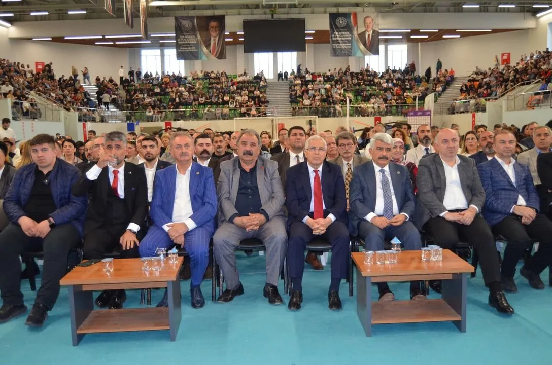 “EL ELE EL HAKKA” BİNLERİ BULUŞTURDU