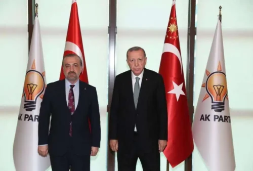 AK Parti Sahaya İniyor