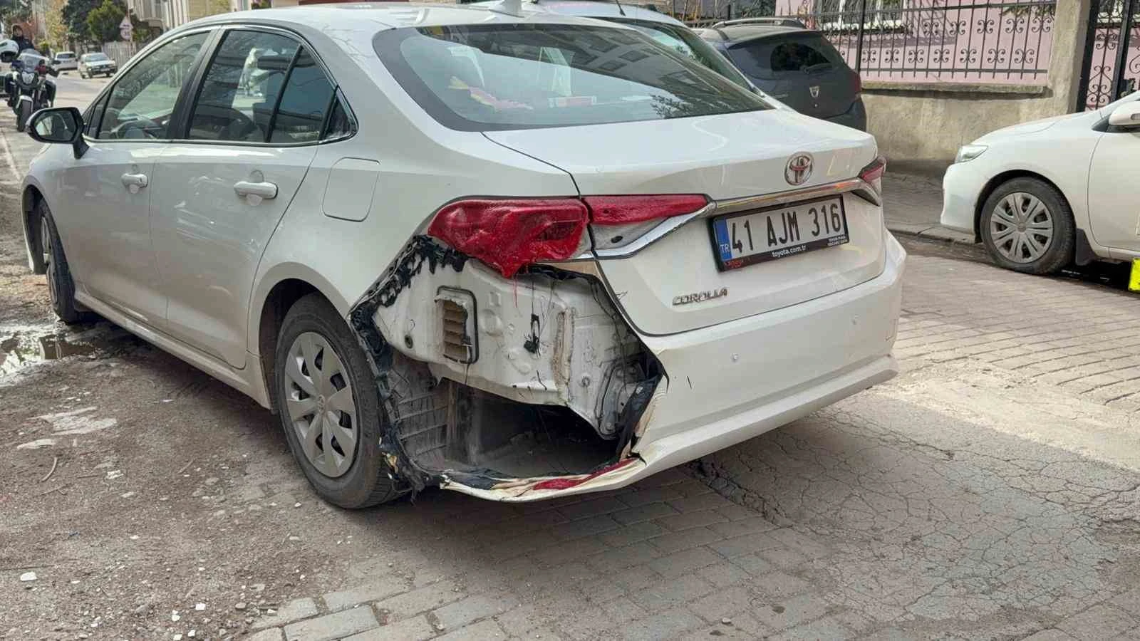 Kocaeli İzmit’te Doğalgaz Patlaması: Otomobil Alev Aldı