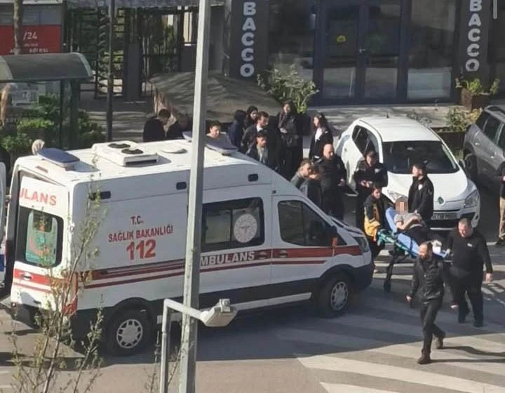 Kocaeli Körfez’de Lise Kavgası Kanlı Bitti: 17 Yaşındaki Öğrenci Bıçaklandı