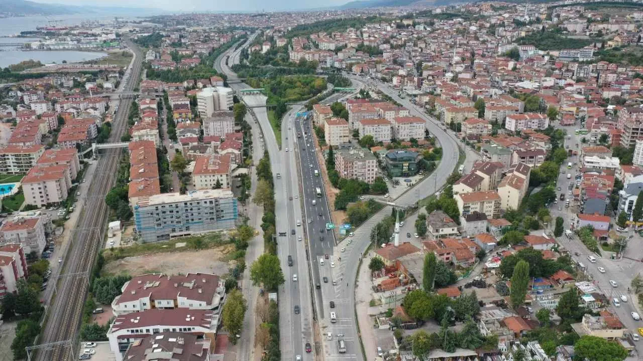 KOCAELİ’DE HIZ LİMİTLERİ GÜNCELLENDİ: D-100’DE YENİ DÖNEM