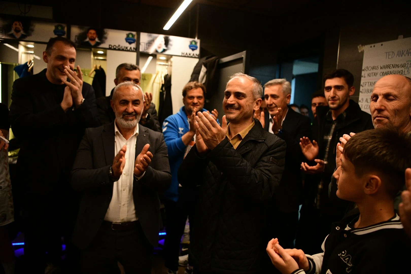 ÇAYIROVA BELEDİYESİ ŞAMPİYONLUĞA KOŞUYOR