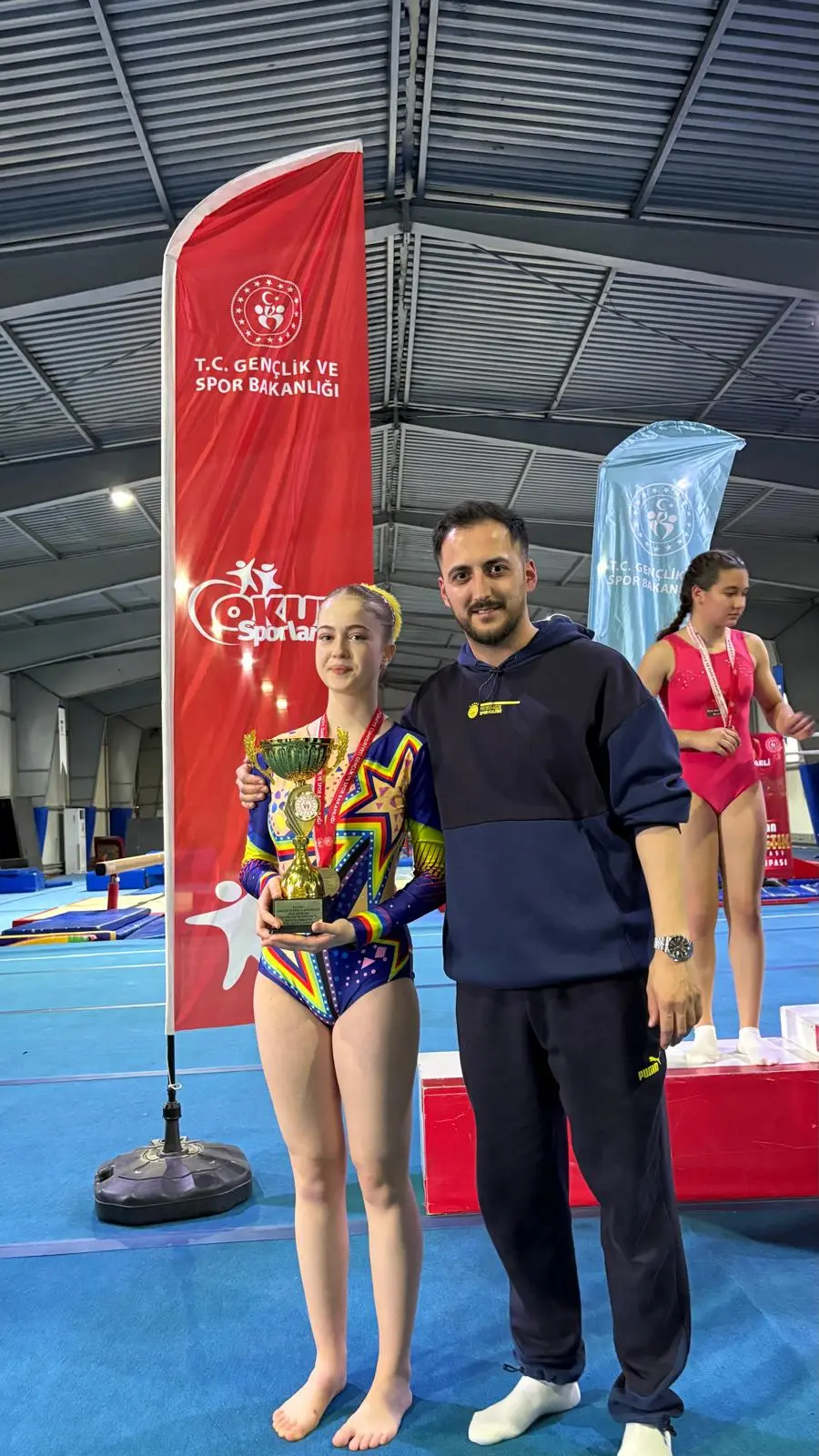 ZERAFET VE GÜÇ BİR ARADA