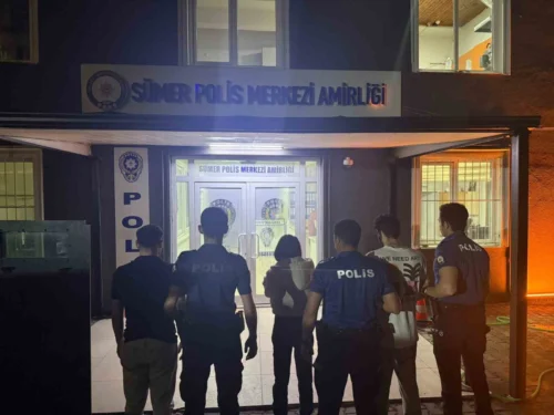 Kocaeli’de Sakarya Kaynaklı Uyuşturucu Operasyonu: Metamfetamin ve Hassas Teraziyle 3 Gözaltı