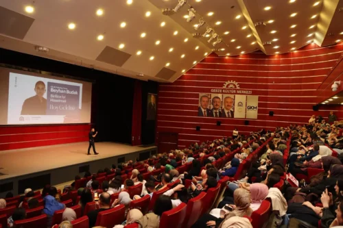 Klinik Psikolog Beyhan Budak’tan Gebze GKM’de “Birlikte İyi Hissetmek” Söyleşisine Yoğun İlgi