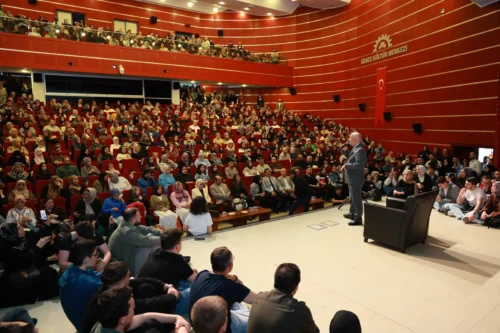Dr. Ömer Demirbağ Gebze’de “Ailenin İçinde Saklı Cennet” Söyleşisiyle Büyük İlgi Gördü
