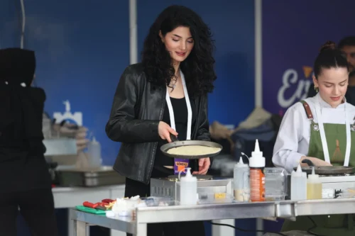 Kocaeli EnFest 19 Mayıs Coşkusuyla Başladı: Gençler İzmit Milli İrade Meydanı’na Akın Etti