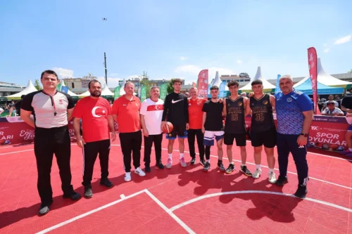 Kocaeli 19 Mayıs Kutlamaları: Başkan Büyükakın Gençlerle Bisiklet Turu ve EnFest’te Buluştu