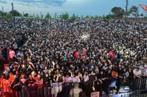 Fatma Turgut EnFest Gebze’yi Salladı: 19 Mayıs Coşkusu Dorukta!