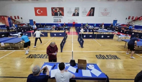 Gölcük 19 Mayıs Masa Tenisi Turnuvası Tamamlandı: Şampiyonlar Ödüllerini Aldı