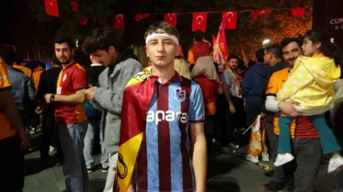 Kocaeli’de Galatasaray Şampiyonluk Coşkusu: Sokaklar Kırmızı Sarıya Büründü
