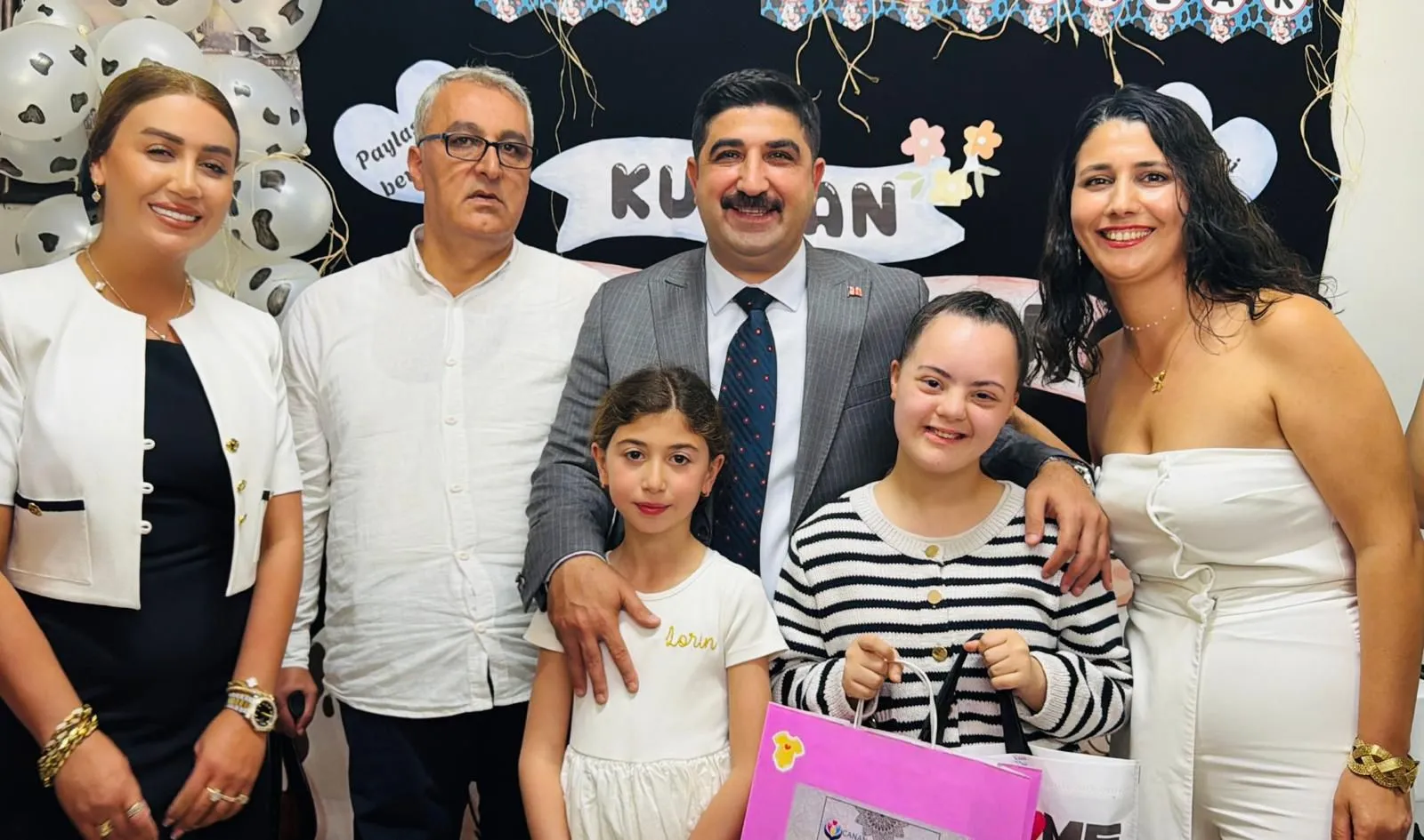 Enver Yıldırım’dan Özel Çocuklara Jest Enver Yıldırım’dan Özel Çocuklara Jest