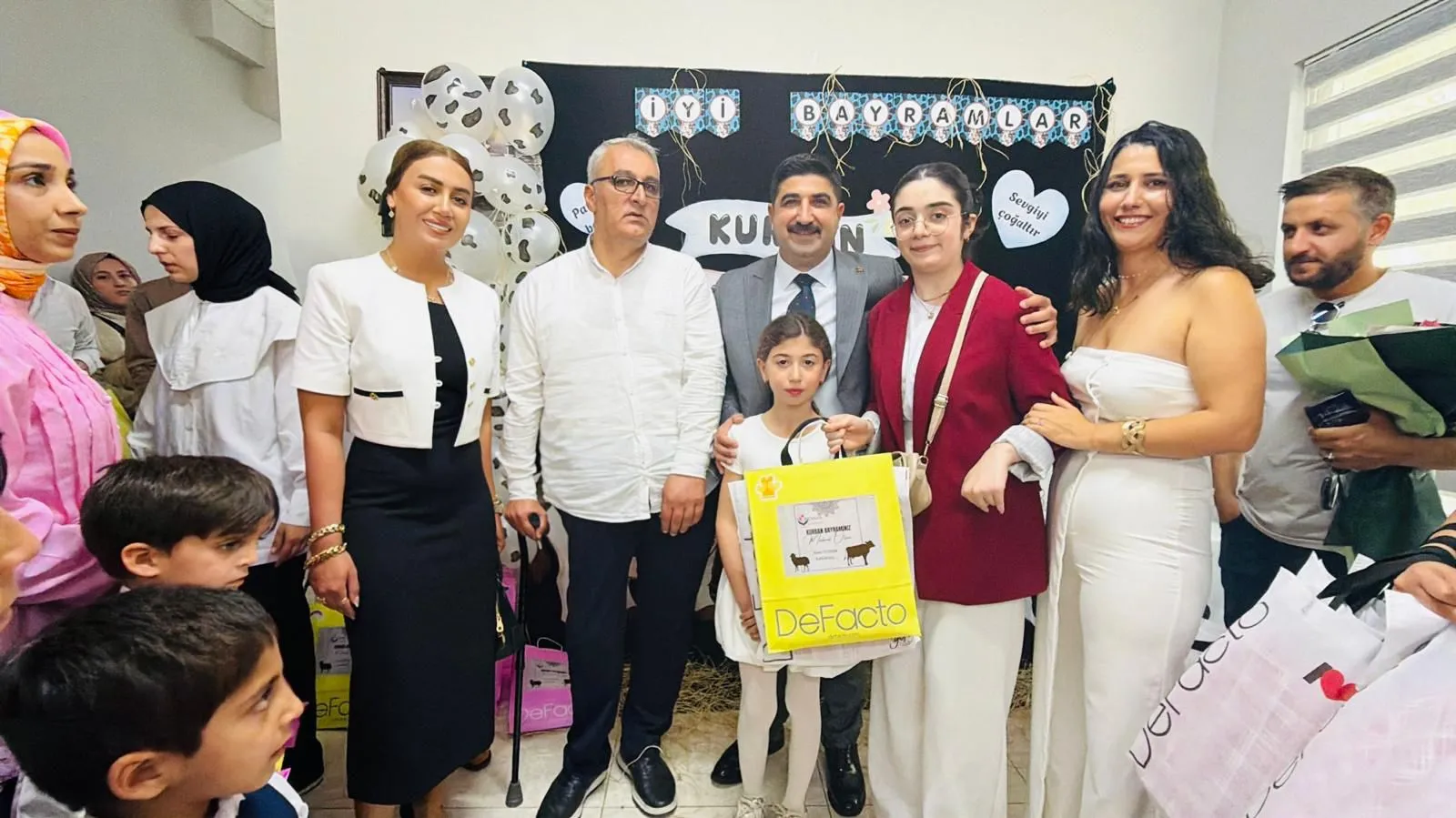 Enver Yıldırım’dan Özel Çocuklara Jest Enver Yıldırım’dan Özel Çocuklara Jest