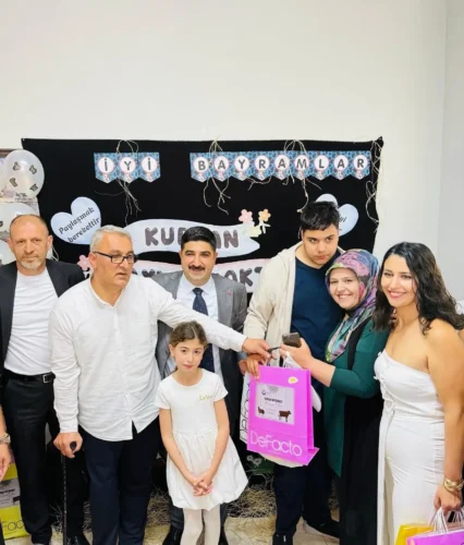 Enver Yıldırım’dan Özel Çocuklara  Jest