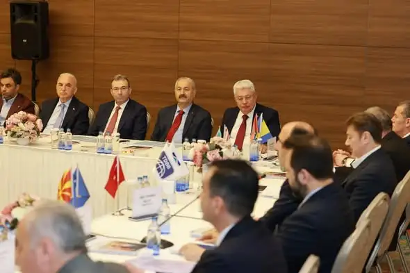YERELDEN YÜKSELEN GÜÇ” VURGUSU
