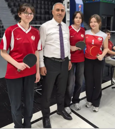 ÇAYIROVA  MASA TENİSİ MÜSABAKALARI TAMAMLANDI