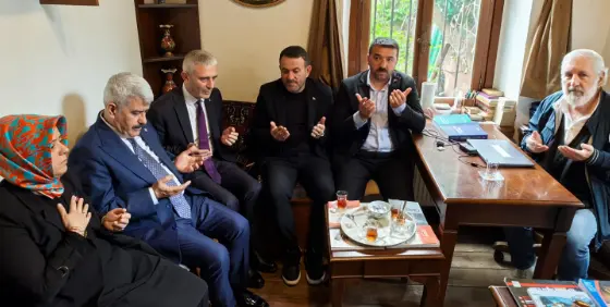 Şensoy Ailesine Duygusal Ziyaret Şensoy Ailesine Duygusal Ziyaret