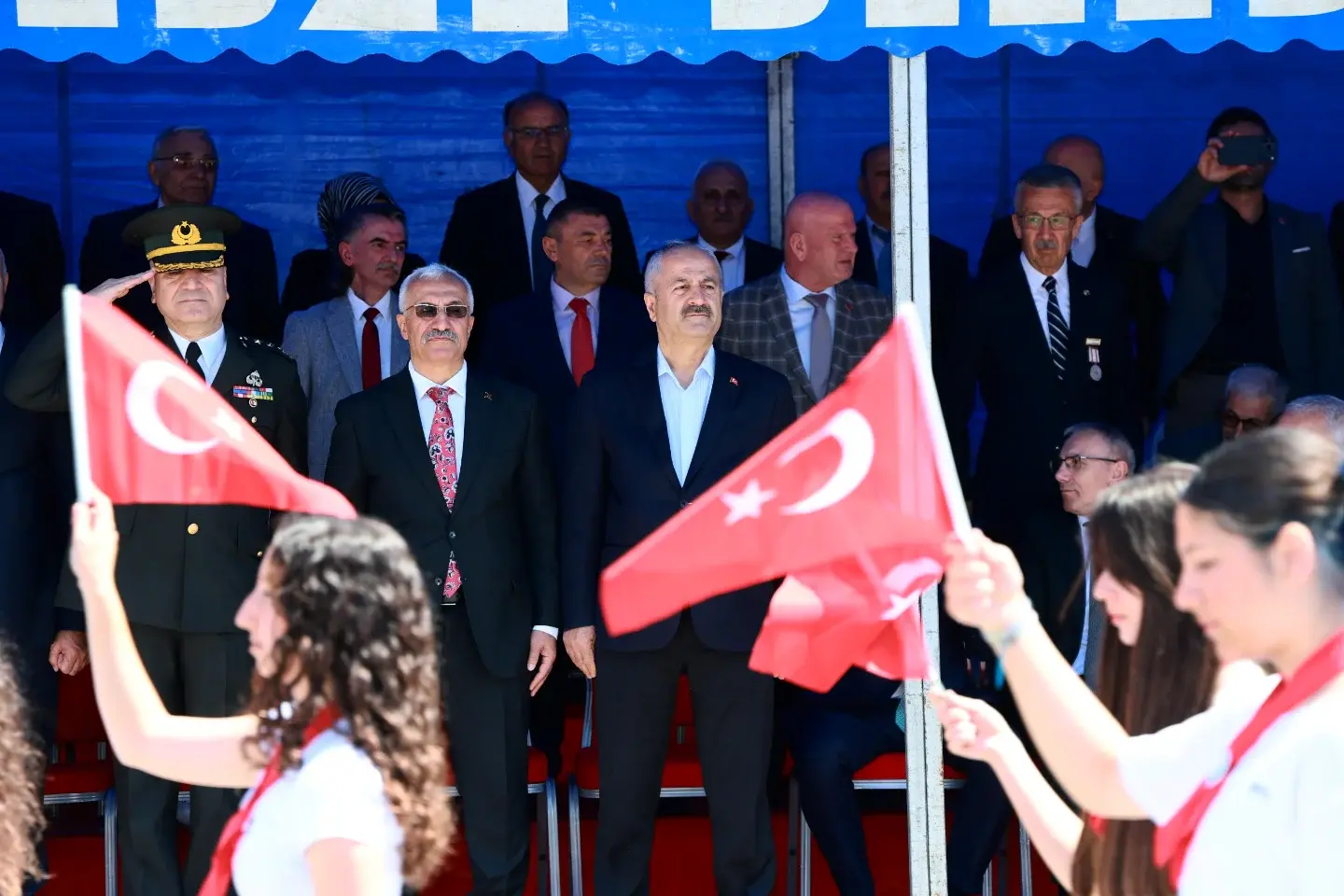 GENÇLİK RUHU 4 İLÇEYİ SARDI! GENÇLİK RUHU 4 İLÇEYİ SARDI!