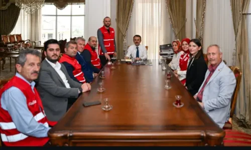 KIZILAY’DAN VALİ  AKTAŞ’A ZİYARET