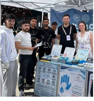 KOCAELİ İL SAĞLIK MÜDÜRLÜĞÜ’NDEN GENÇLİK ŞÖLENİ’NDE SAĞLIK STANDI KOCAELİ İL SAĞLIK MÜDÜRLÜĞÜ’NDEN GENÇLİK ŞÖLENİ’NDE SAĞLIK STANDI