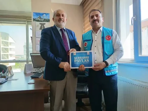 TEKİN’DEN KURBAN BAĞIŞI