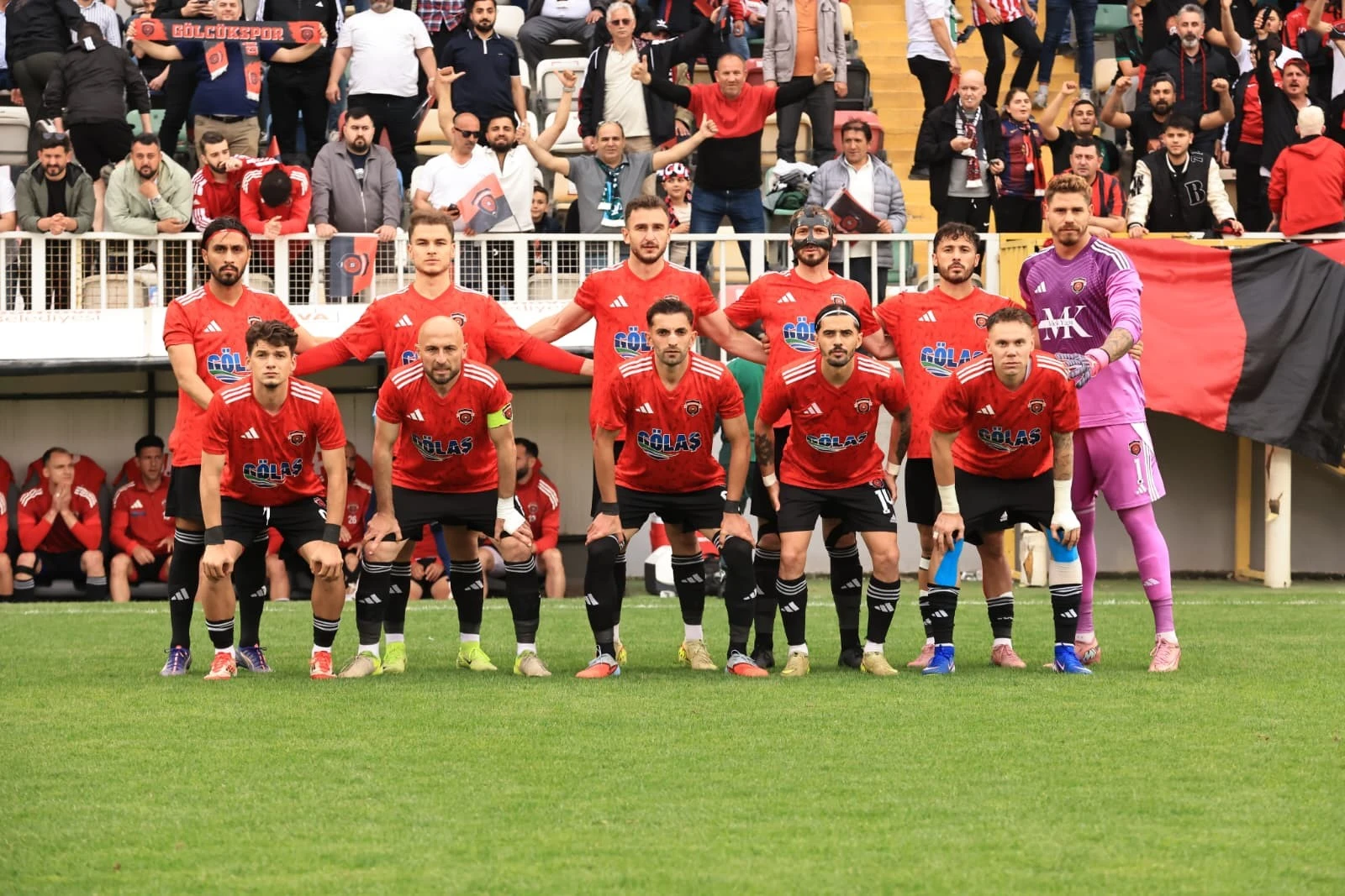 GÖLCÜKSPOR REKOR MÜCADELENİN ARDINDAN REKABETİ KAZANDI GÖLCÜKSPOR REKOR MÜCADELENİN ARDINDAN REKABETİ KAZANDI