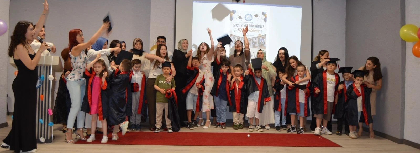 Özel Öğrencilerin İlk Mezuniyet Sevinci Özel Öğrencilerin İlk Mezuniyet Sevinci