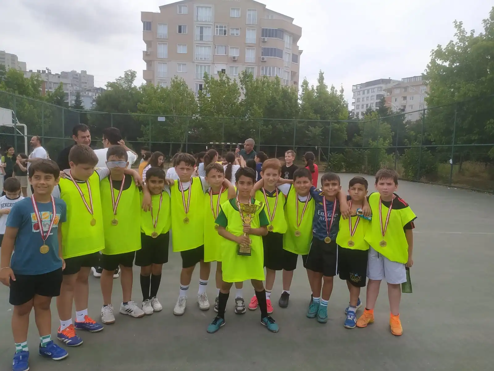 MEHMET AKİF ERSOY İLKOKULU'NDA FUTBOL ŞÖLENİ MEHMET AKİF ERSOY İLKOKULU'NDA FUTBOL ŞÖLENİ
