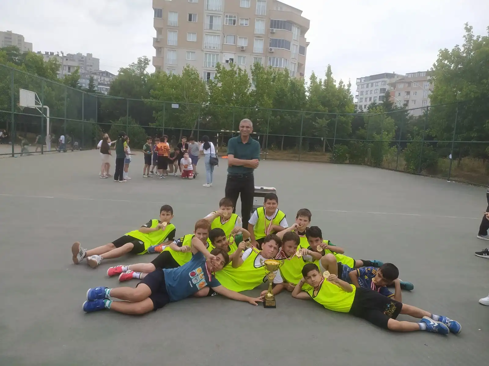MEHMET AKİF ERSOY İLKOKULU'NDA FUTBOL ŞÖLENİ MEHMET AKİF ERSOY İLKOKULU'NDA FUTBOL ŞÖLENİ