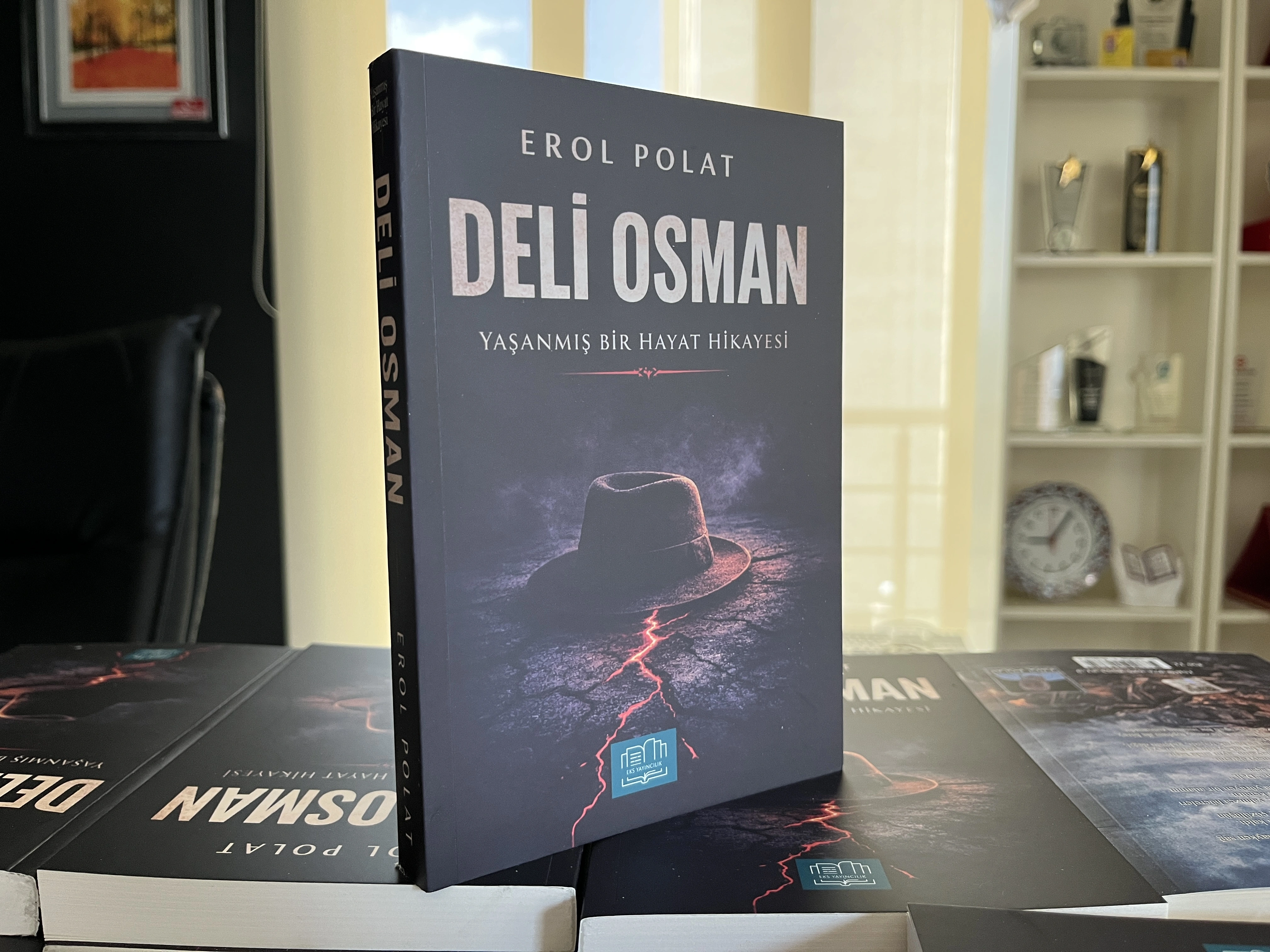 Gazeteci Erol Polat'ın ''Deli Osman'' adlı romanı çıktı Gazeteci Erol Polat'ın ''Deli Osman'' adlı romanı çıktı