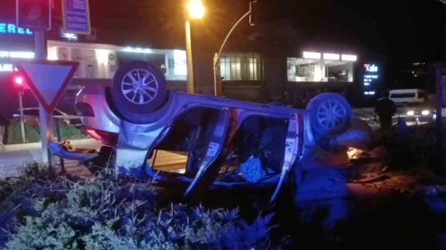 Kocaeli Karamürsel’de Feci Kaza: Otomobil Takla Attı, 4 Yaralı