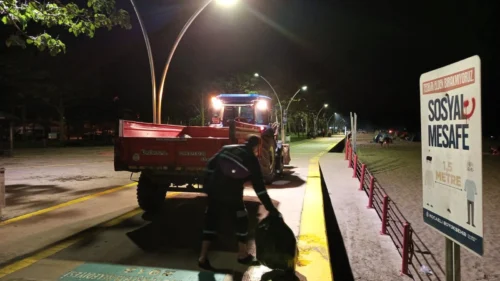 Kocaeli Büyükşehir, Kurban Bayramı’nda Kandıra Sahillerinden 39 Ton Atık Topladı