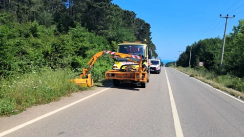 Kocaeli Büyükşehir, Kandıra Yollarını Yaz Sezonuna Hazırlıyor: Kerpe Yolu Temizlendi
