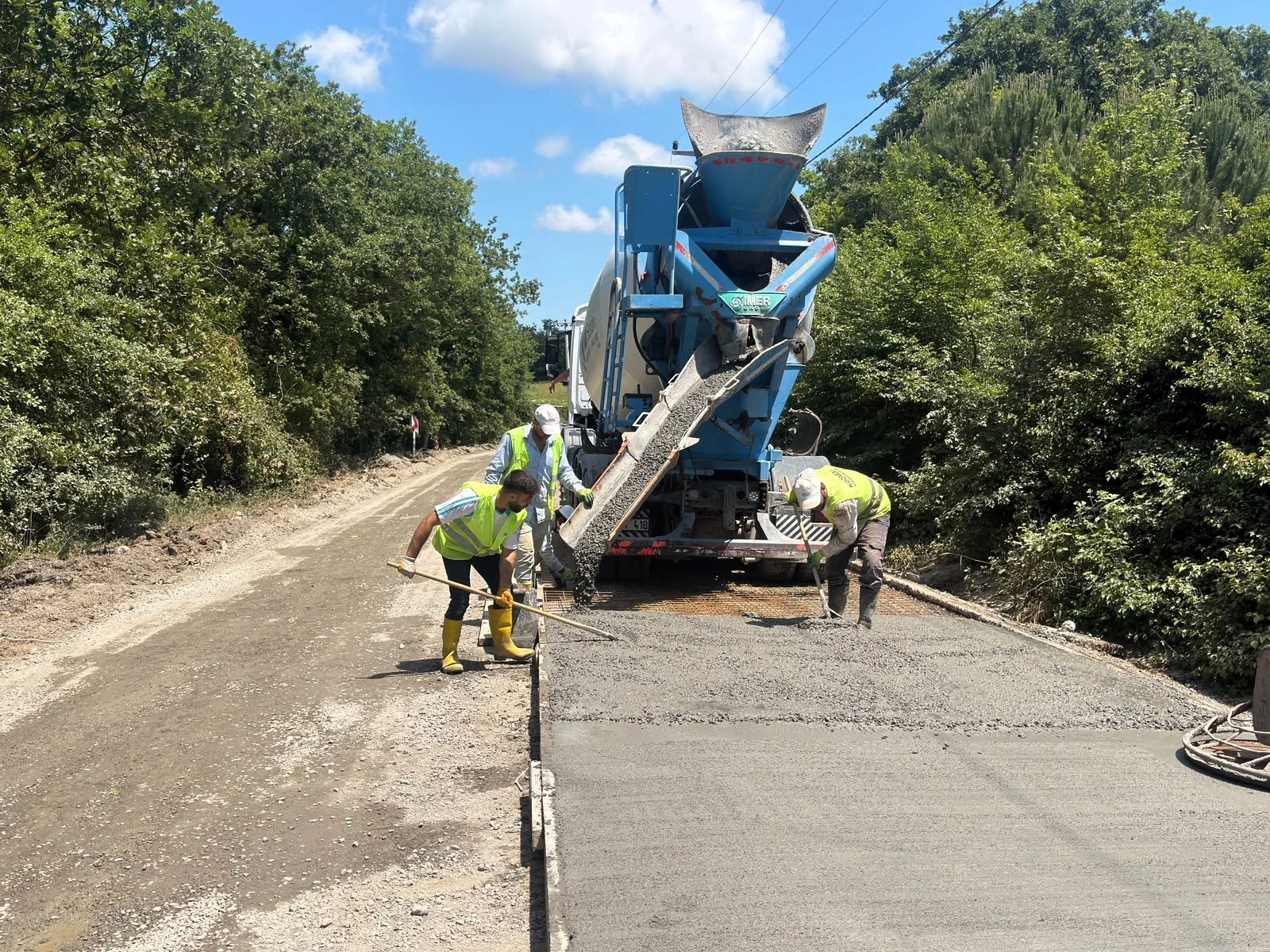 Gebze Duraklı’da Beton Yol Onarımı: Kırsal Mahallelerde Ulaşım Konforu Artıyor