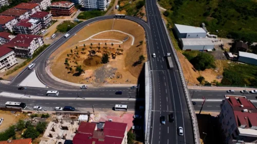 Gebze Ulaşımına Yeni Nefes: Başkan Büyükakın, Köprülü Kavşağı TOGG ile Test Etti