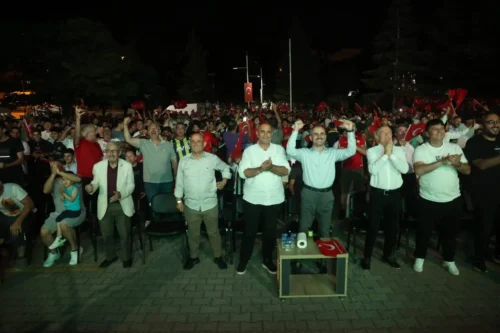 Çayırova’da Türkiye Dünya Kupası Maçı Coşkusu Dev Ekranda!
