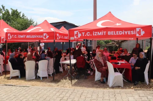 Sapakpınar İZMEK Yıl Sonu Sergisinde El Sanatları Göz Kamaştırdı