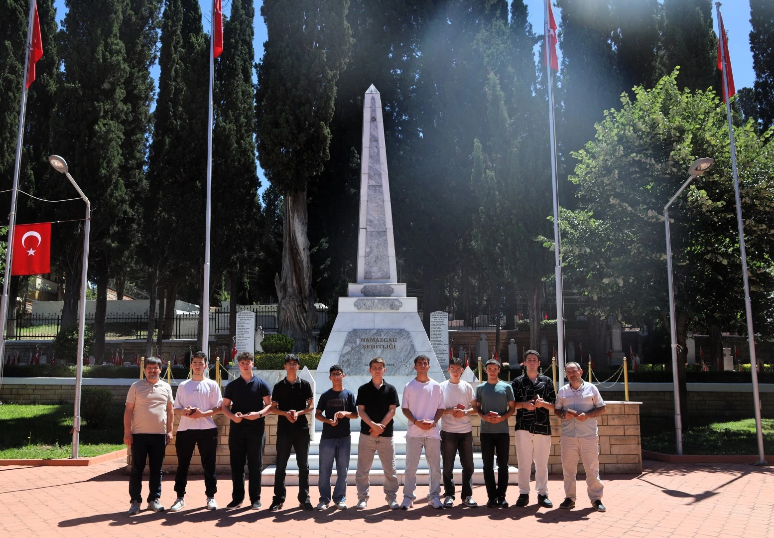 15 Temmuz Anması: Şehitlikte Hafız Öğrencilerden Yasin ve Dualar