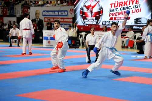 Kocaeli’de 1600 Sporculu Türkiye Ümit Genç U21 Premier Ligi Karate Şampiyonası Başladı