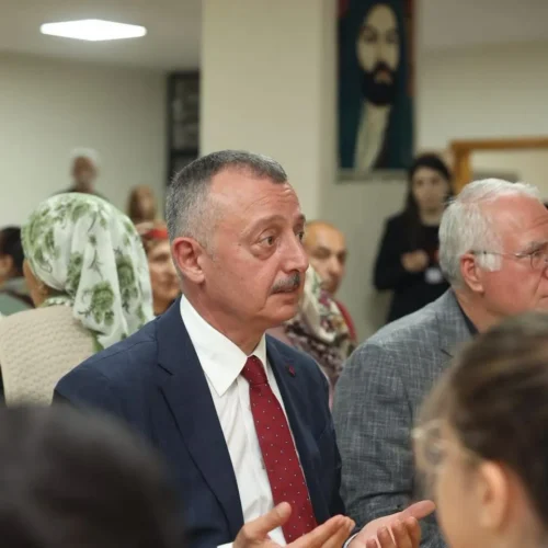 Kocaeli Vali Aktaş ve Başkan Büyükakın, Çayırova Cemevi’nde Muharrem Ayı Matem Orucu İftarında Buluştu
