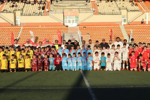 İzmit’in 105. Kurtuluş Yılı Futbol Şenliği Coşkuyla Kutlandı