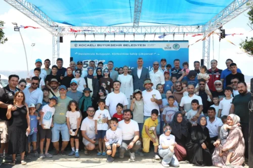 Kocaeli 5. İzmit Körfezi Deniz Festivali Değirmendere’de Coşkuyla Kutlandı
Değirmendere Deniz Festivali: Çevre Bilinciyle Eğlenceyi Birleştirdi