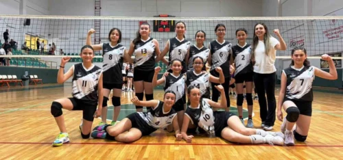 Körfez Gençlerbirliği Namağlup Kocaeli Midi Kız Voleybol Derince Grubu Şampiyonu