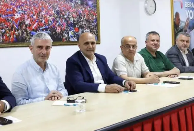 AK PARTİ’DE YOL HARİTASI BELİRLENDİ! AK PARTİ’DE YOL HARİTASI BELİRLENDİ!