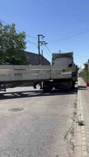 Gebze Tır Kazası Can Aldı: 16 Yaşındaki Berat Eker Hayatını Kaybetti