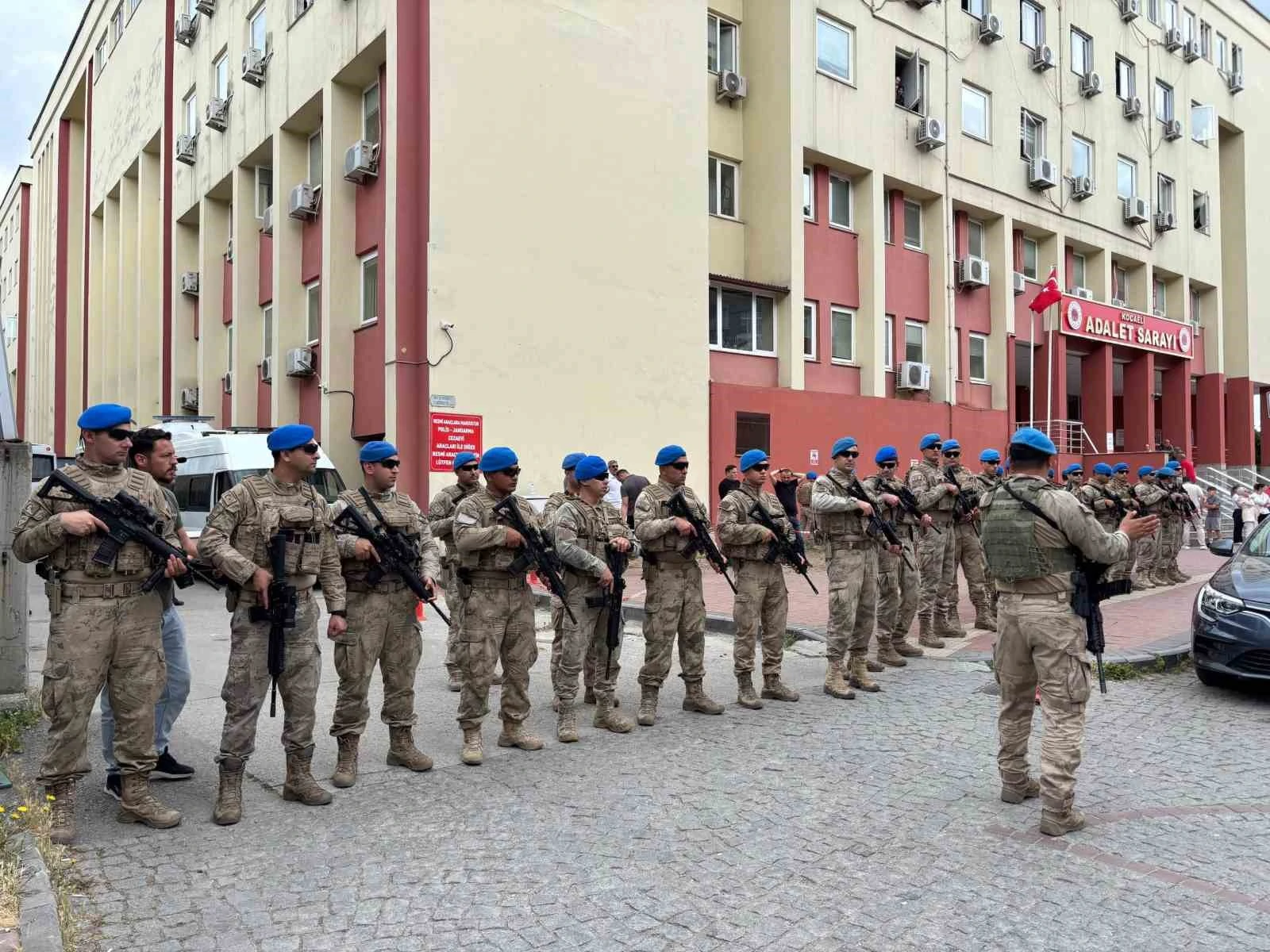 Kocaeli Rüşvet ve Tefecilik Operasyonu: 16 Şüpheli Adliyeye Sevk Edildi
