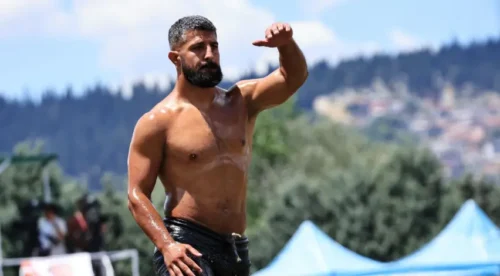 ER MEYDANI NEFES KESECEK