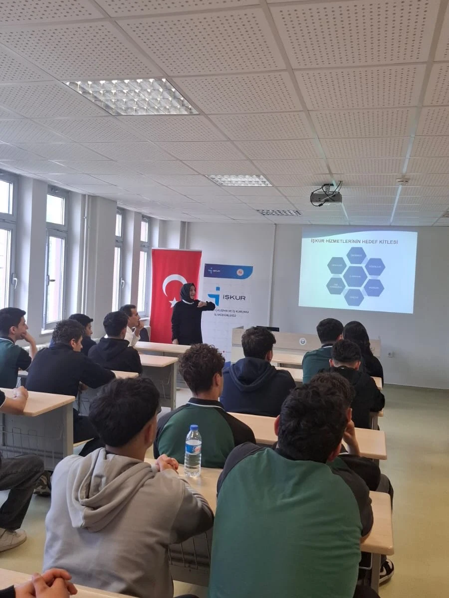 MESLEK LİSESİ ÖĞRENCİLERİNE GELECEĞİN KAPILARI AÇILIYOR