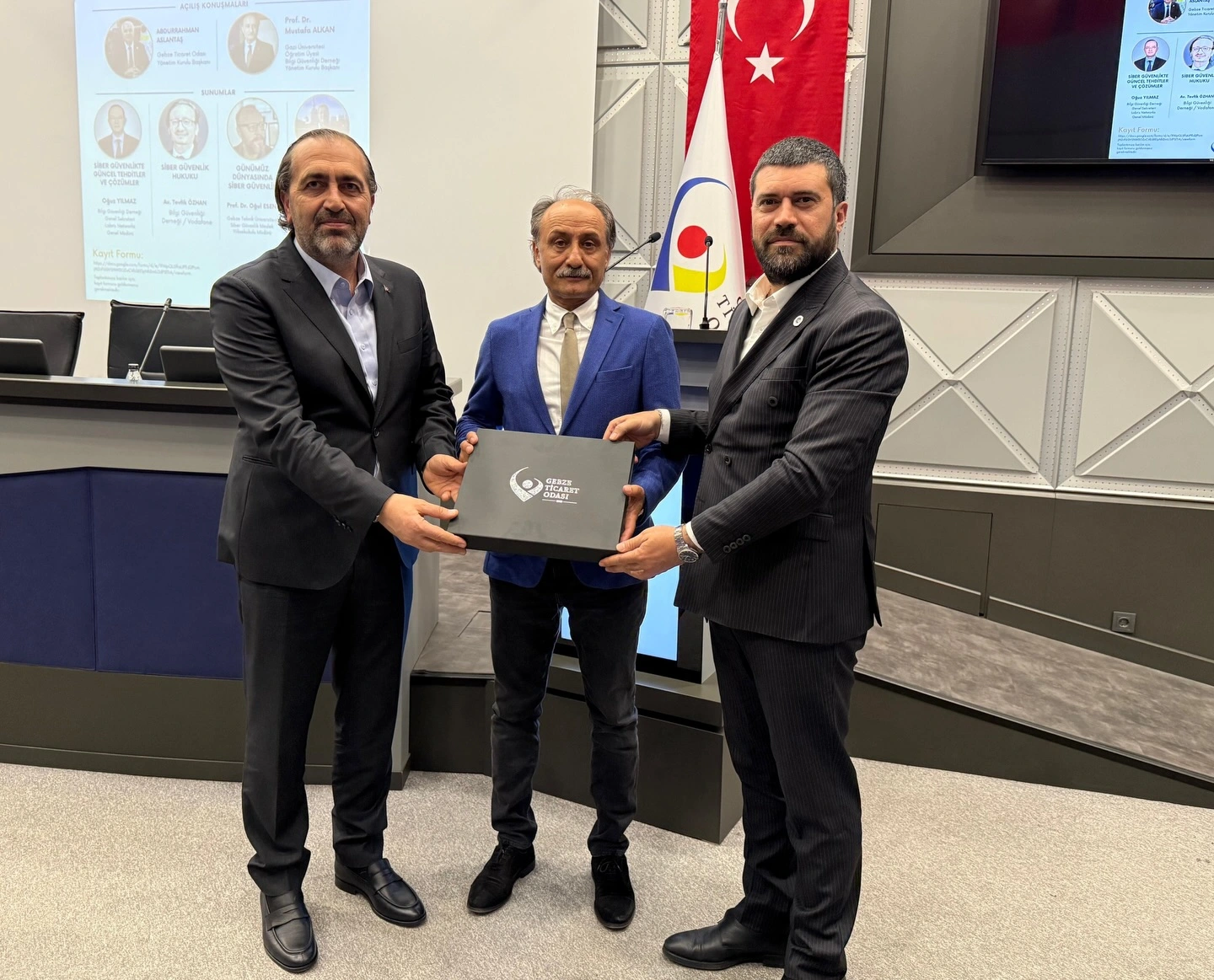 GEBZE TİCARET ODASI'NDA SİBER GÜVENLİK ALARMI HAYATİ UYARILAR GEBZE TİCARET ODASI'NDA SİBER GÜVENLİK ALARMI HAYATİ UYARILAR